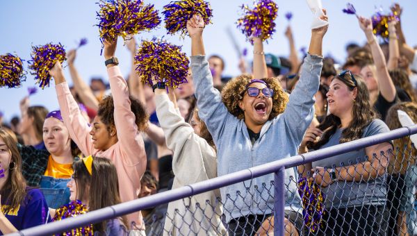 WCU students celebrate at welcome back event