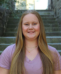 Caitlyn Mullaney Headshot